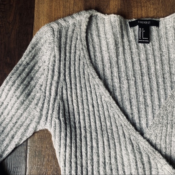 Cropped Sweater - Picture 2 of 3